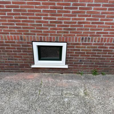 Kunststof Kozijn kelder in Lekkum
