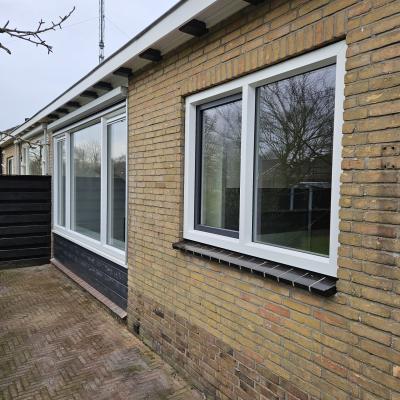 Kunststof kozijnen geplaatst in een woning in Gytsjerk