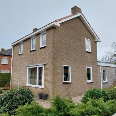 Kunststof kozijnen geplaatst in een woning in Broeksterwoude