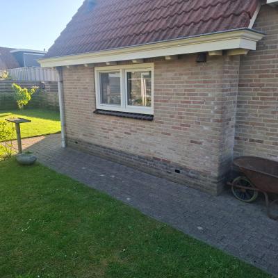 Kunststof kozijnen, deuren, schuifpuien en horren geplaatst in Moddergat