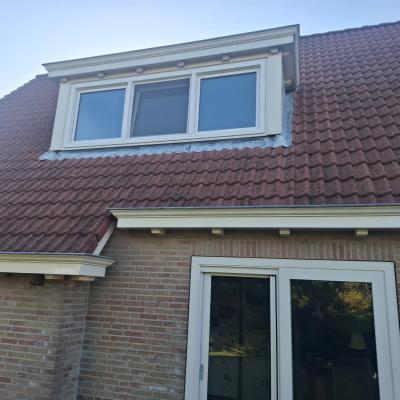 Kunststof kozijnen, deuren, schuifpuien en horren geplaatst in Moddergat