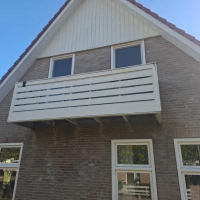 Kunststof kozijnen, deuren, schuifpuien en horren geplaatst in Moddergat